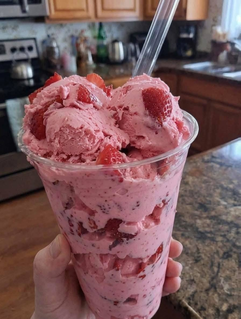 Homemade Strawberry Ice Cream